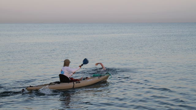 Swimmer abandons swim from Cuba to U.S.