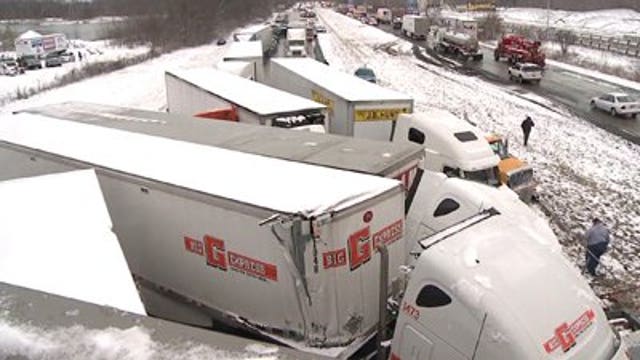 Vehicle pileups kill 1 in Indiana; 3 in Michigan