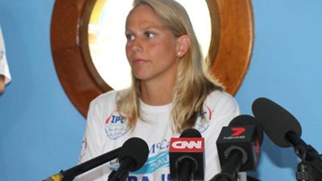 Jellyfish sting stops Australian's swim to Florida