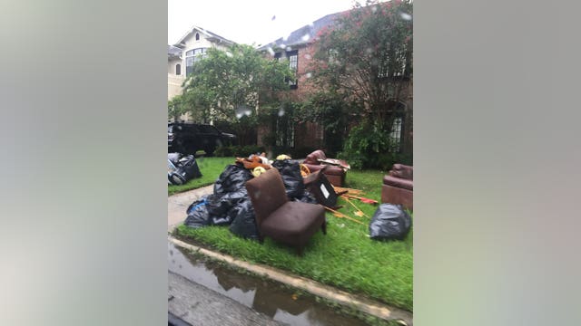 Houston cleanup has little crime and lots of helping hands