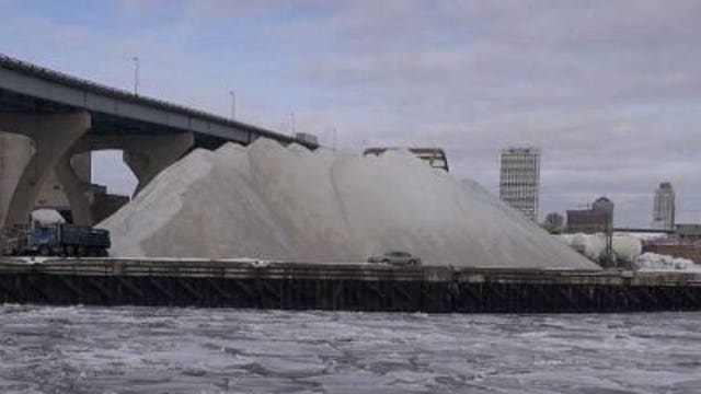 50,000 tons of rock salt arrives at Port of Milwaukee