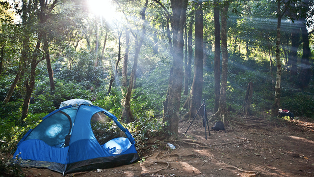 Ohio man trying to protect his parents by self-quarantining in tent