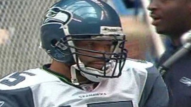 Green Bay Packers sign quarterback Seneca Wallace