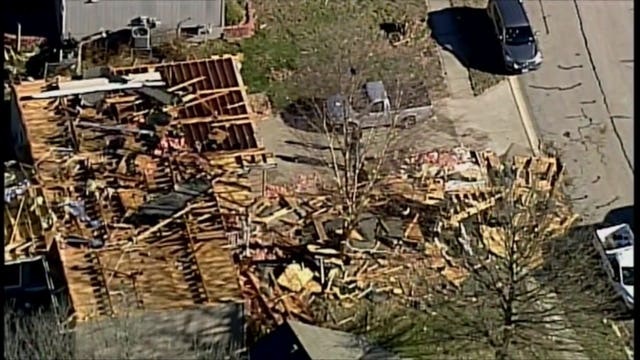 Hundreds of homes damaged in tornado-laden Midwest storm