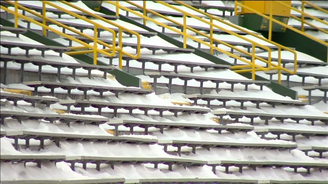 Packers need shovelers for second day of snow removal Friday morning at Lambeau Field