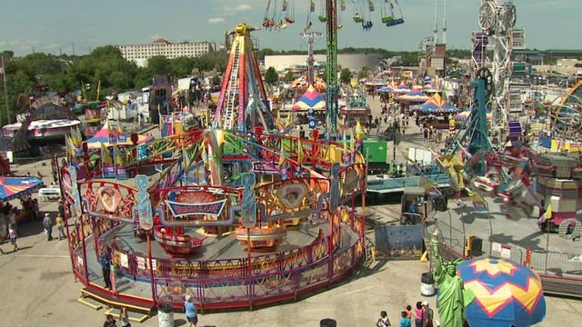 "They're having a great time!" Plenty of smiles in Spin City on first day of Wisconsin State Fair