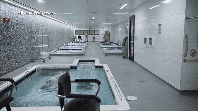 'Complex is unbelievable:' American Family Fields of Phoenix puts 'everything at our fingertips' for Brewers