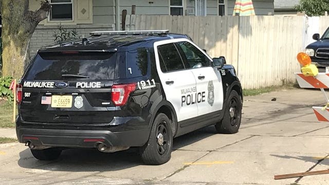 Milwaukee police: 2 family members hurt in stabbing on city's northwest side