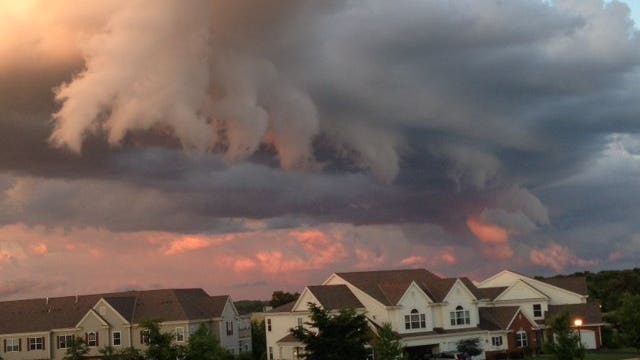 Ominous skies create skygazing opportunities in SE Wisconsin