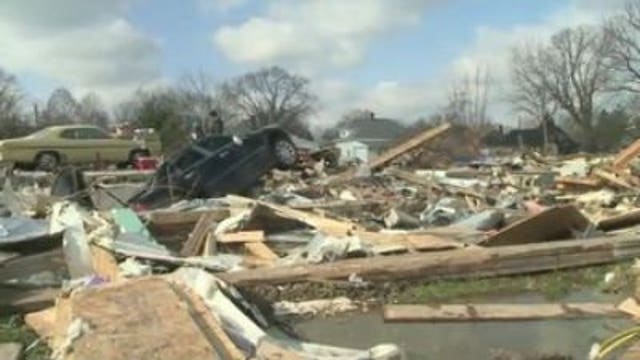Roundy's donates bottled water to tornado victims in Illinois