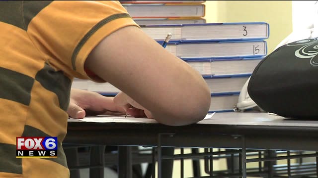 School districts take unplanned plunge into online learning