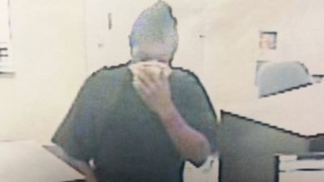 Waukesha police seeking suspect in armed bank robbery