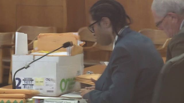 Defendant questions detective in homicide trial; 'I wasn't on the scene when you arrived, is that correct?'