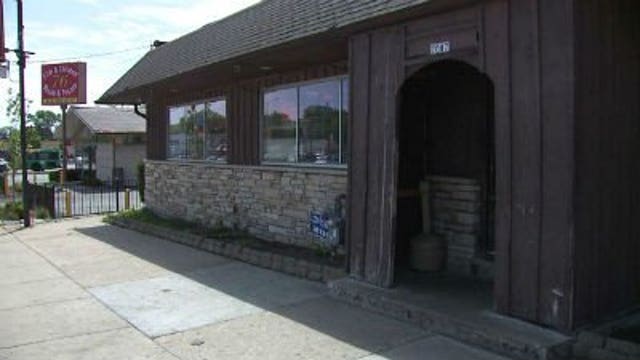 Man shot, wounded after suspect is tossed from tavern