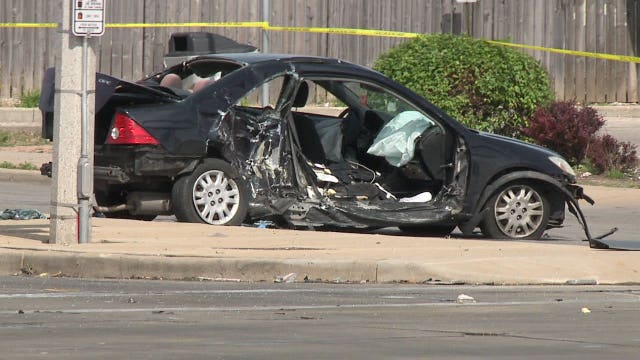 Police: 1 dead, 1 seriously hurt following crash at Teutonia and Hampton Avenues