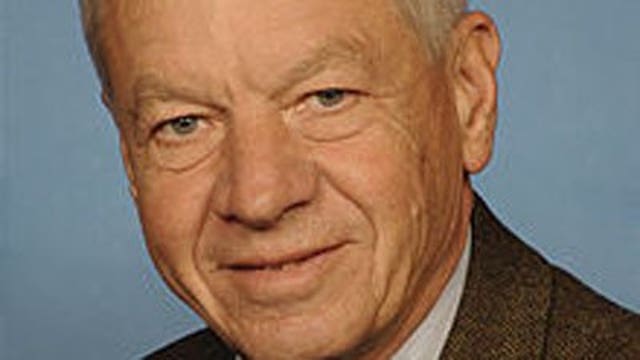 GOP Rep. Petri wins, extends 33-year U.S. House run