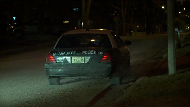 Milwaukee police officer injured during foot pursuit in Wauwatosa