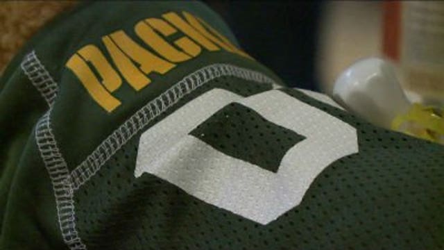 Business booms as football fans prepare for Packers vs. 49ers game