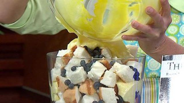 Cooking Mom: Lemon Blueberry Trifle