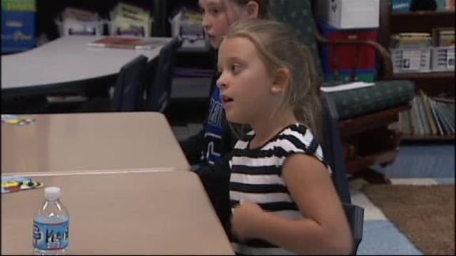 FOX6 Web Fix: Sailor surprises her little sister at school