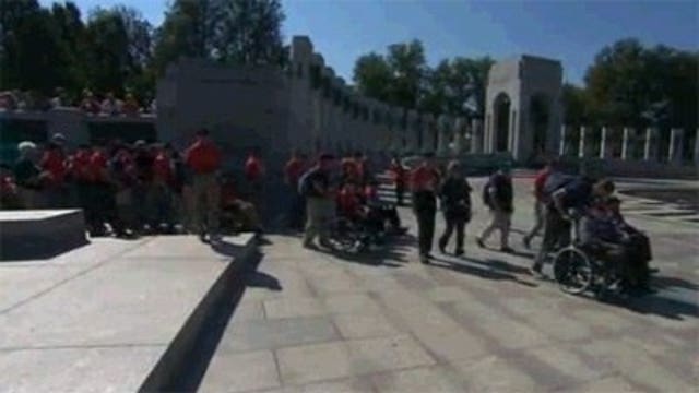RNC offers to pay for World War II memorial guards