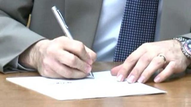Walker signs bill strengthening child porn consequences