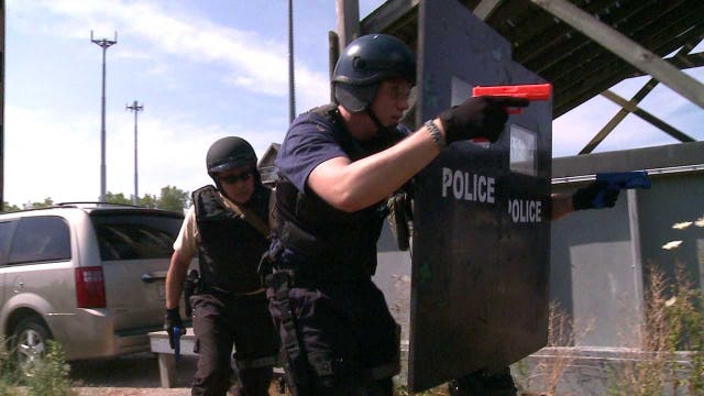 Law enforcement officials train to handle mass casualty situation