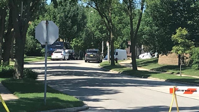 Police: Man in custody after firing gun in West Allis home