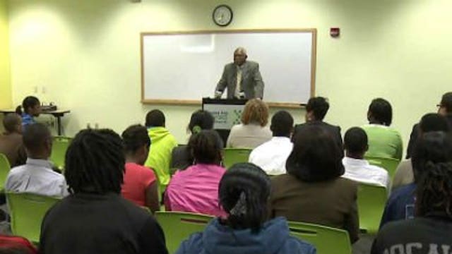 Mayor Tom Barrett to visit youth in summer work program