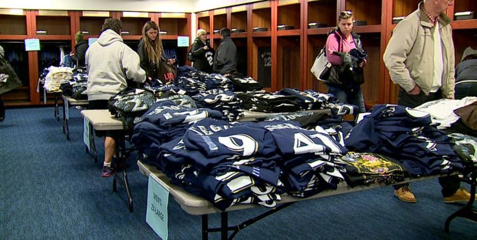 Brewers Clubhouse sale clearing out last 'M' logo merchandise, apparel