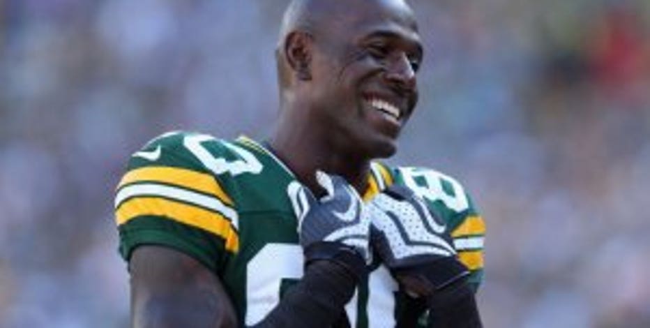 Retired Packers WR Donald Driver gets statue and street in Green