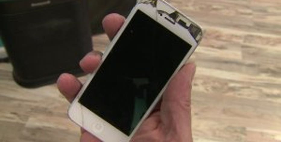 You Guys Gave Me A Counterfeit Phone Contact 6 Shows You How To Spot A Phony Iphone