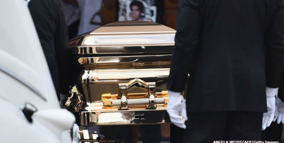 Funeral for Aretha Franklin fills Detroit church with prayers and stars |  FOX6 Milwaukee