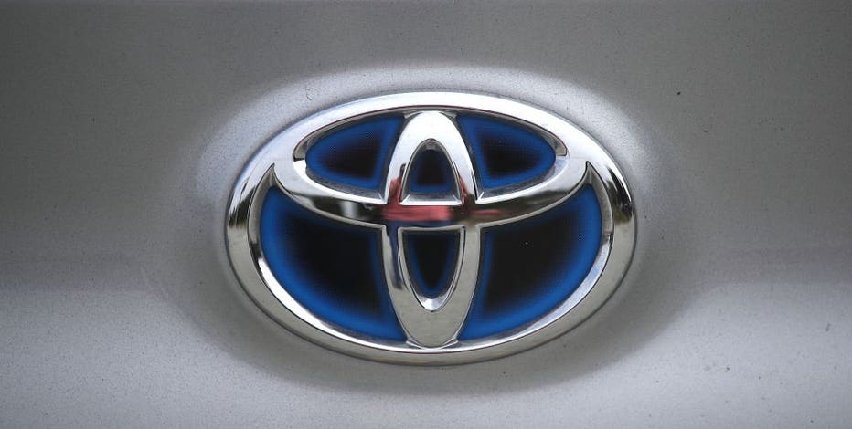 Toyota recalls Venza SUVs to fix air bag wiring problem