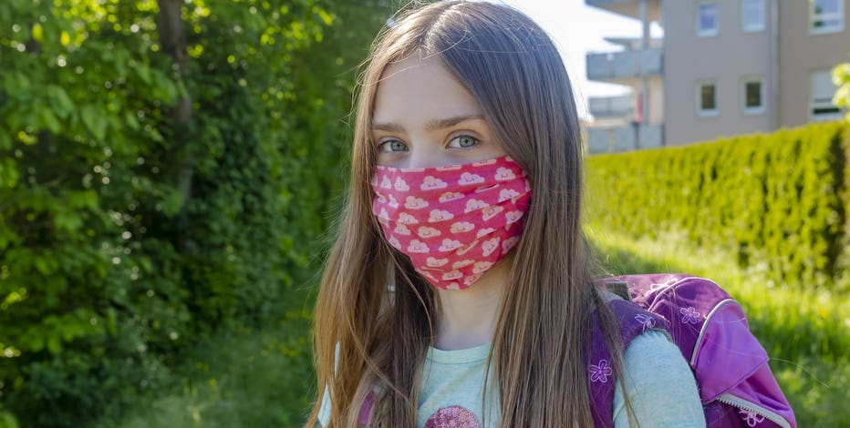 As school begins amid virus, parents see few good options