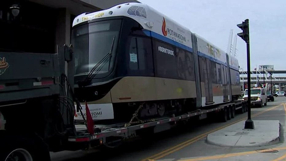 First Milwaukee streetcar arrives in city