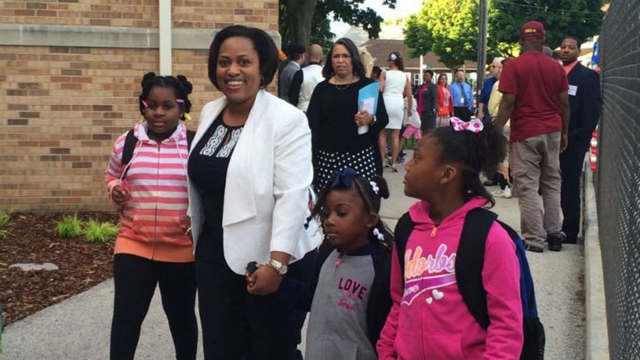 MPS Superintendent Dr. Darienne Driver walking in with students