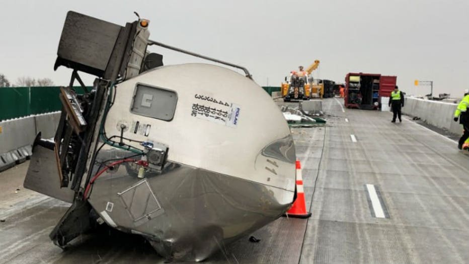 Crash involving 2 semis, pickup truck shuts down I-94 in Racine County