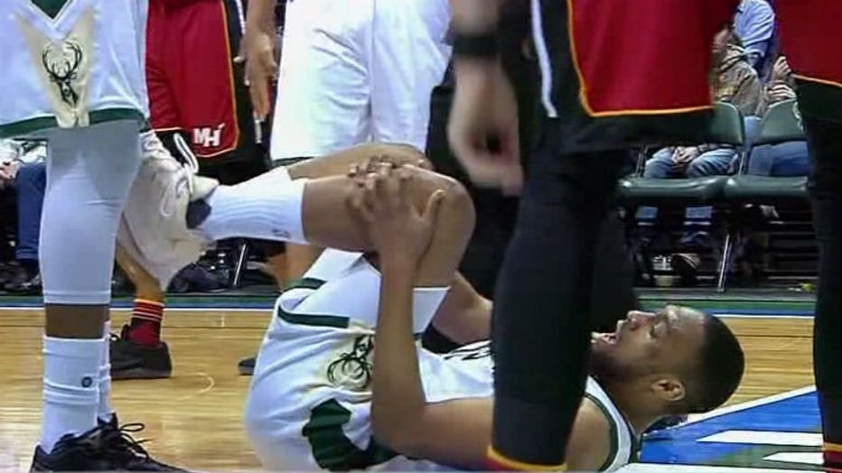 Jabari Parker suffers torn left ACL injury on non-contact drive to