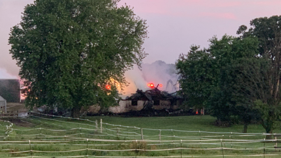 Dodge County barn fire (Courtesy: WMTV)