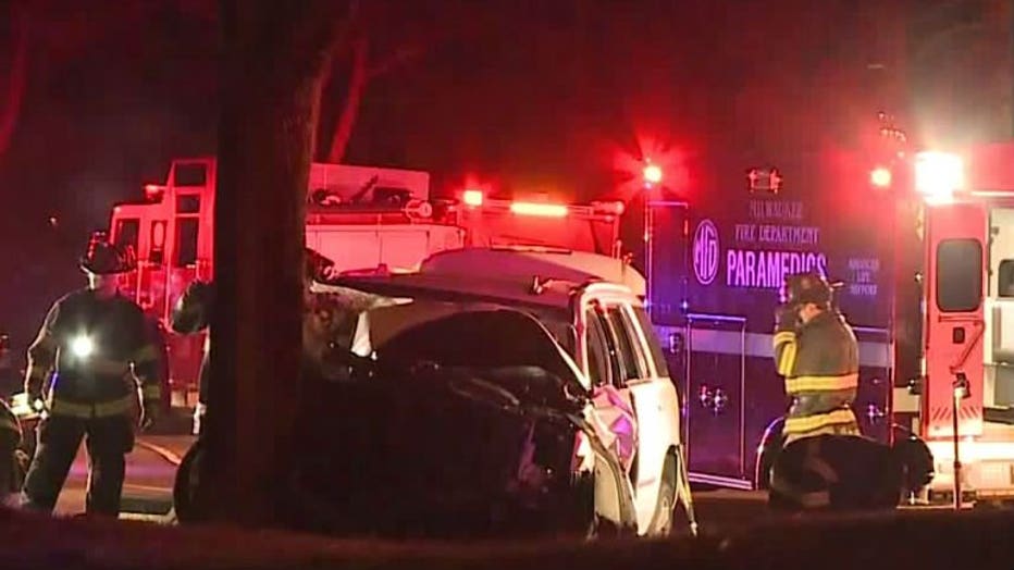 Driver crashes into tree along Lake Drive in Milwaukee while fleeing from police