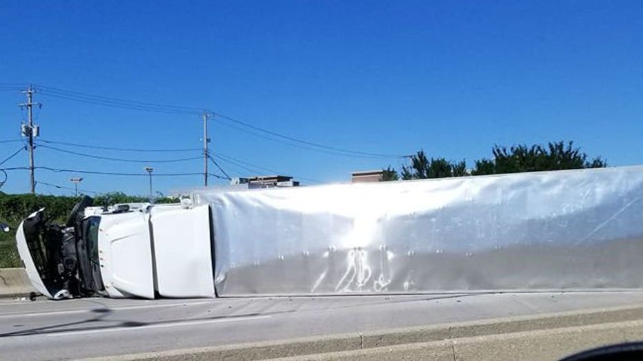 Semi rollover on I-41 northbound near Mayfair