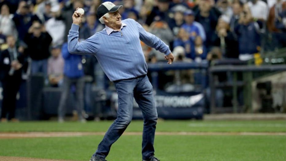 Just a bit outside! Brewers announcer Bob Uecker throws out NLCS 1st pitch