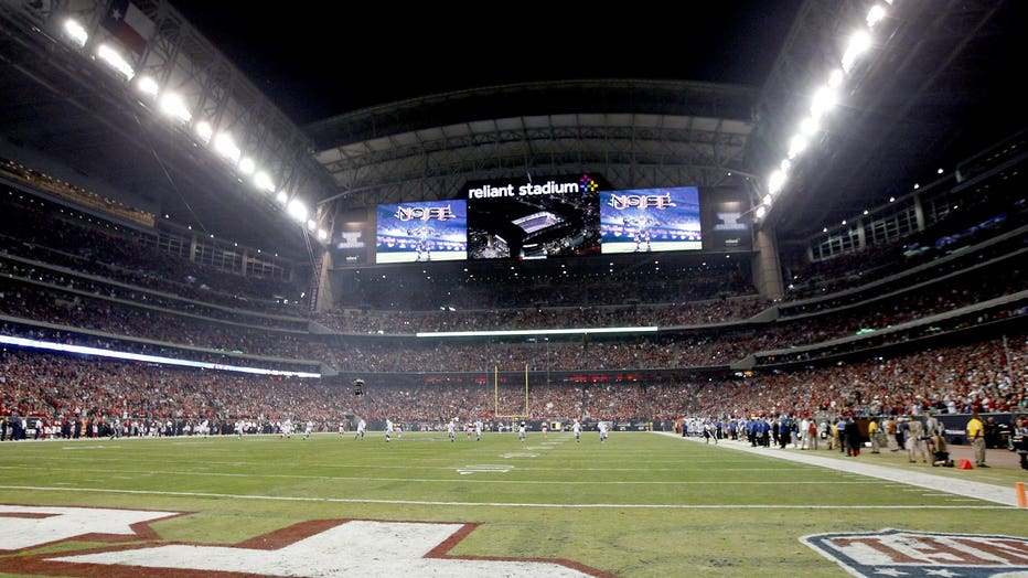 Super Bowl 2015: Bill Belichick gets multiple Gatorade showers after  Patriots win Super Bowl 49 