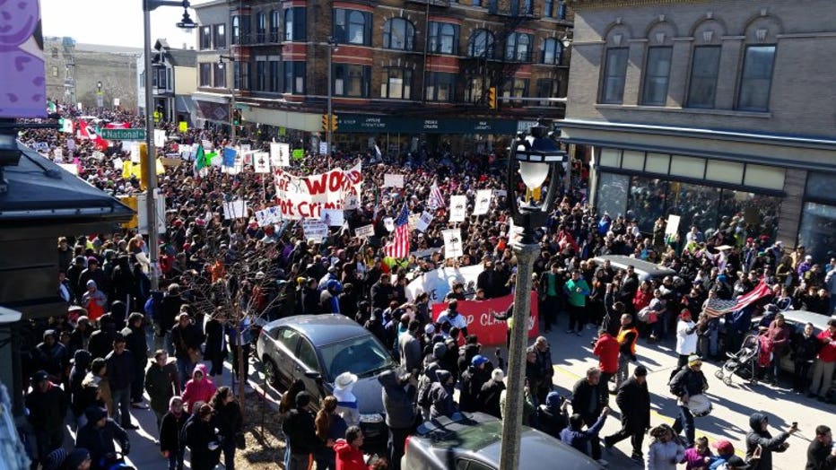 Day Without Latinos March Thousands Protest Milwaukee County Sheriff S