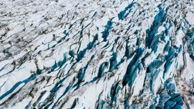 Greenland lost 586 billion tons of ice in record melt last year