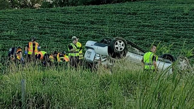 Officials: 3 teens, 1 adult hurt in rollover crash off of I-43 in Grafton