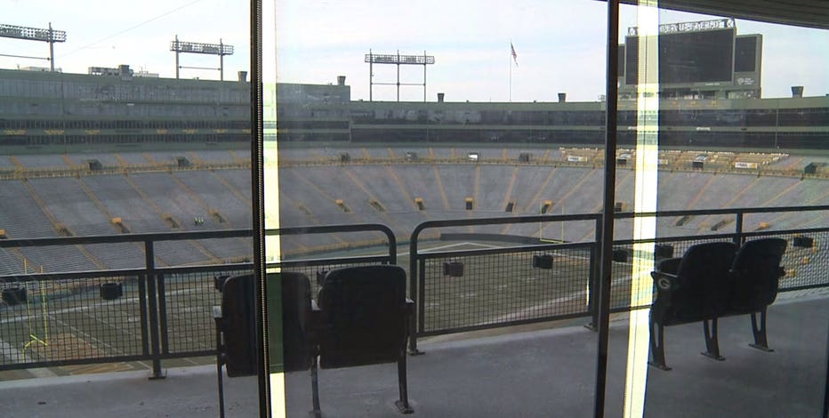 indoor club seats at lambeau field