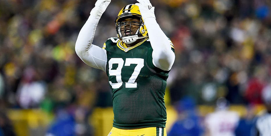 Packers agree to terms on extension with DT Kenny Clark