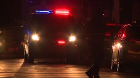 Milwaukee police investigate 2 separate shootings, 2 injured